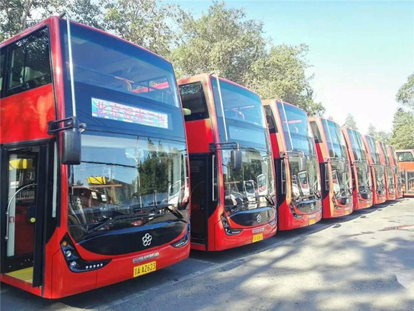 綠色出行新篇章 國(guó)內(nèi)首條純電動(dòng)雙層觀光車線路正式開(kāi)通